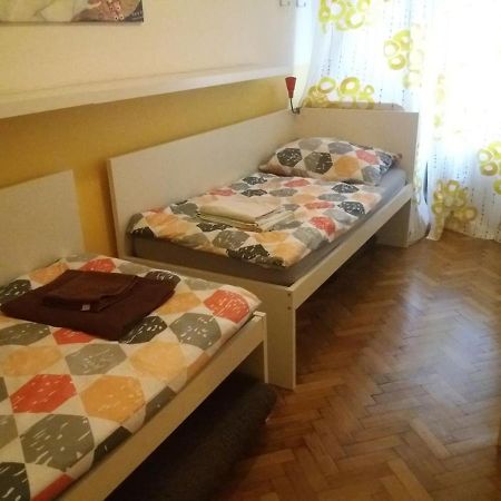 Geraeumige Zentrumsnahe Altbauwohnung Βιέννη Εξωτερικό φωτογραφία