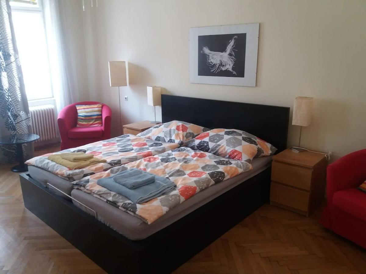 Geraeumige Zentrumsnahe Altbauwohnung Βιέννη Εξωτερικό φωτογραφία