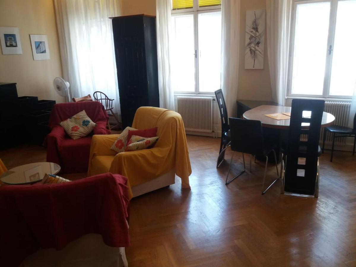 Geraeumige Zentrumsnahe Altbauwohnung Βιέννη Εξωτερικό φωτογραφία