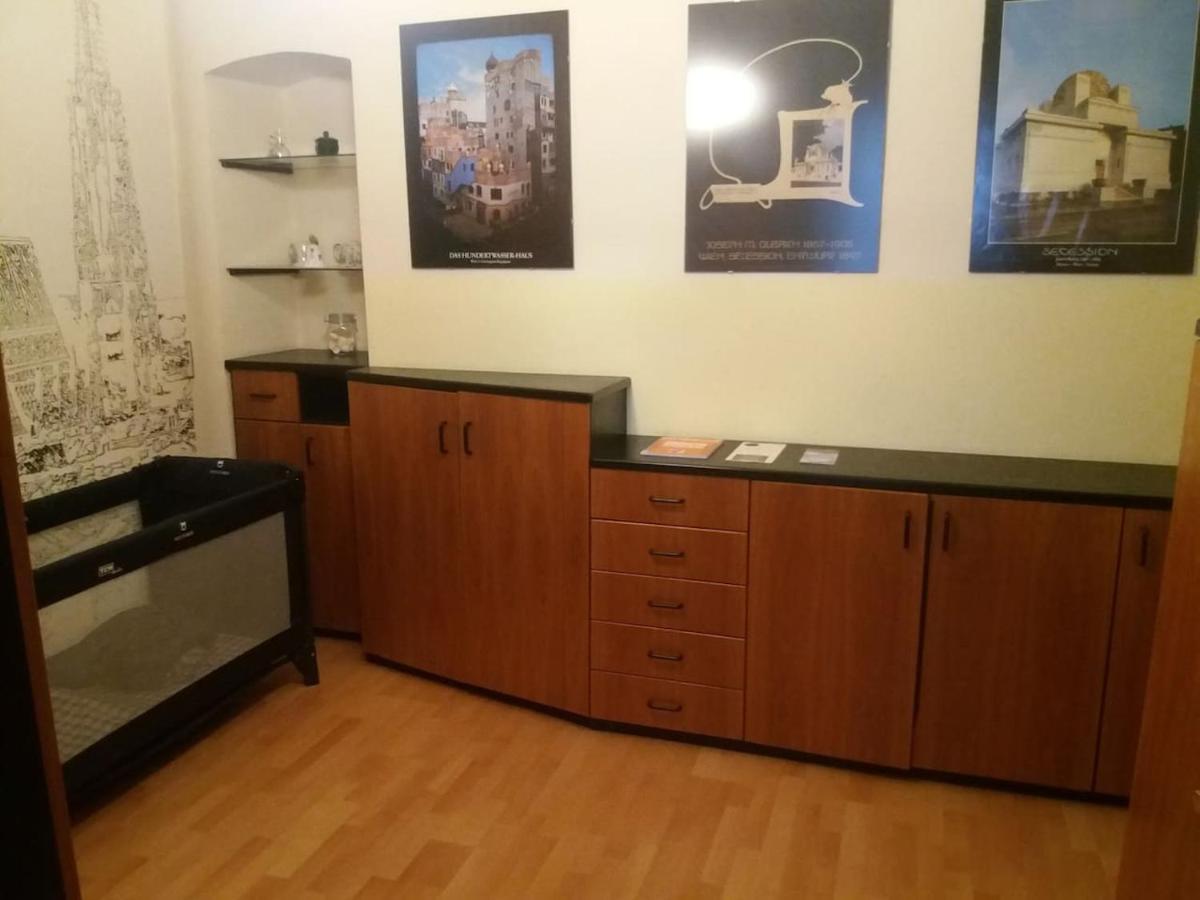 Geraeumige Zentrumsnahe Altbauwohnung Βιέννη Εξωτερικό φωτογραφία